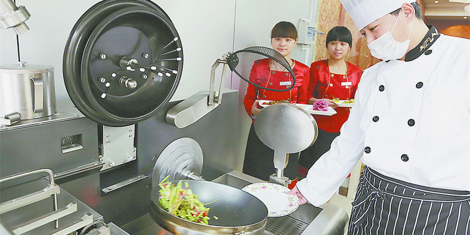 烹饪机器人如何赋能智能新餐饮